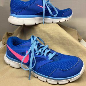 Nike Women’s Sneakers – Size 8